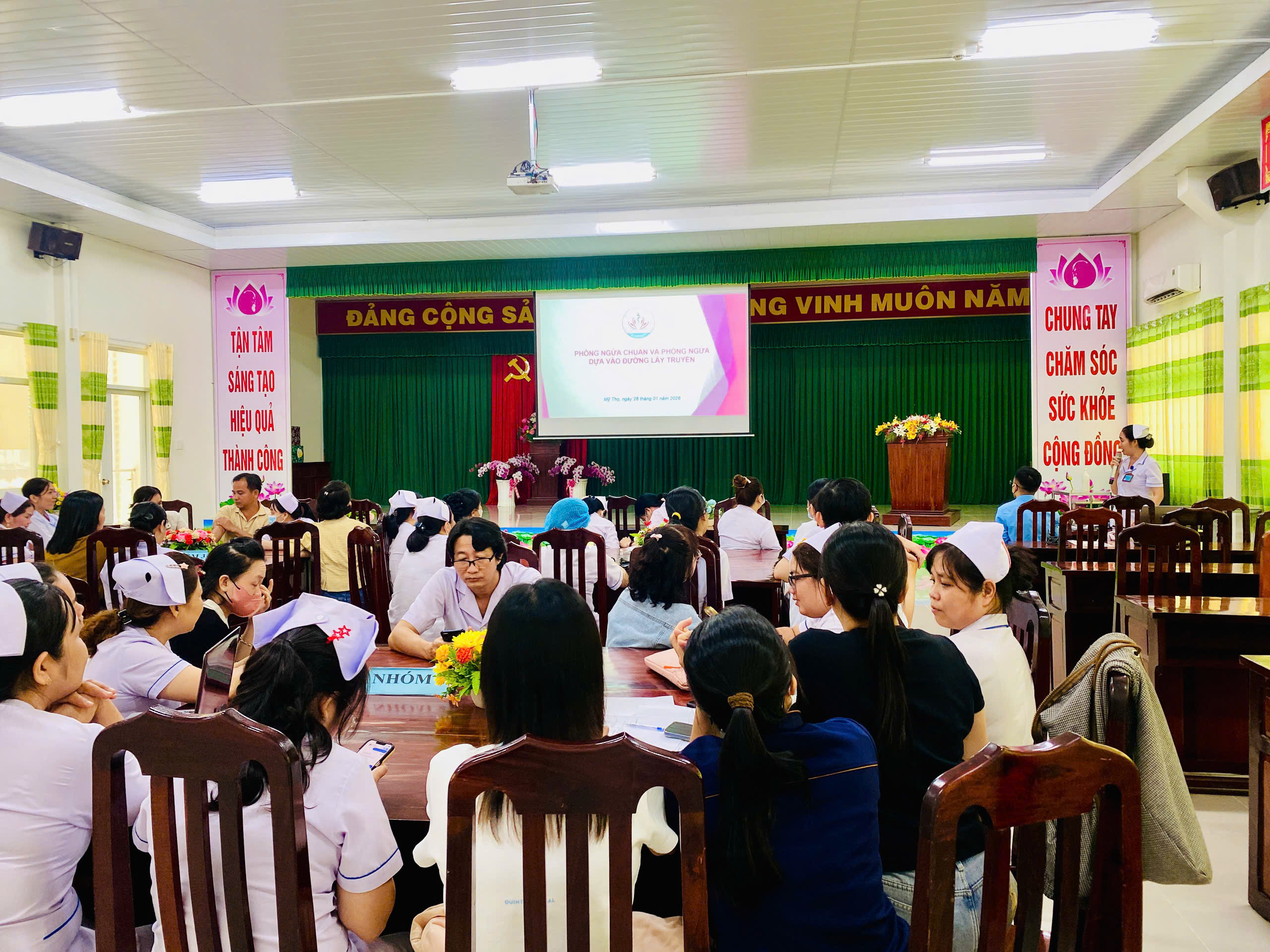 Lồng ghép các hoạt động Kiểm soát nhiá»…m khuẩn trong chương trình quản lý sá» dụng kháng sinh – nghiên cứu 60HN ASPARNet